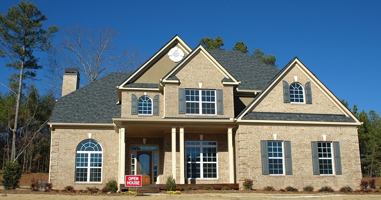 La compraventa de viviendas subió un 10,1% en noviembre y el precio bajó un 0,9%, según los notarios