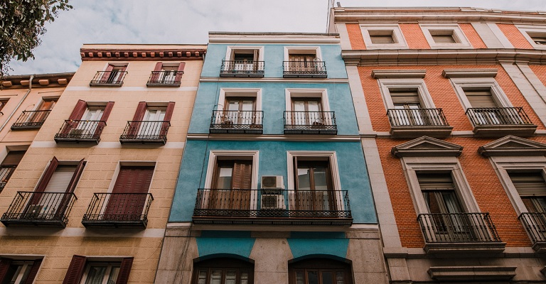 Baja en julio un -0,5% el precio de la vivienda de segunda mano en España