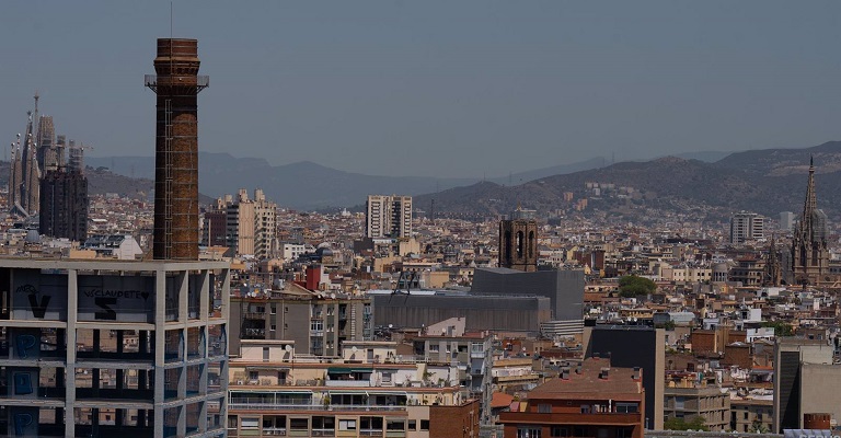 Gobierno, Generalitat y Barcelona rehabilitarán 1.933 viviendas por 51,6 millones