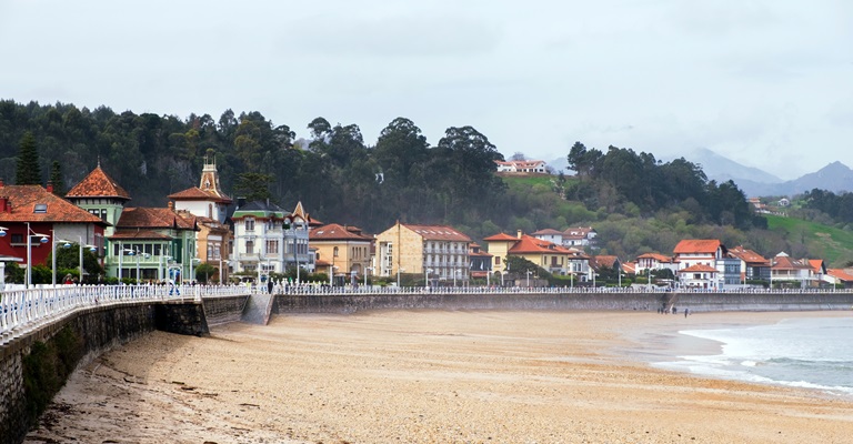 Las playas del norte de España desbancan a las del sur: ¿cuáles son las más buscadas para comprar una vivienda?