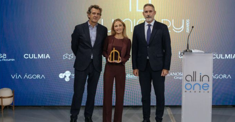 Premio Luminary Awards María Matos